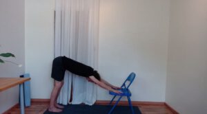 Yoga mit dem Stuhl
