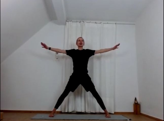 Rundum-Yoga, die Energie im Körper verteilen